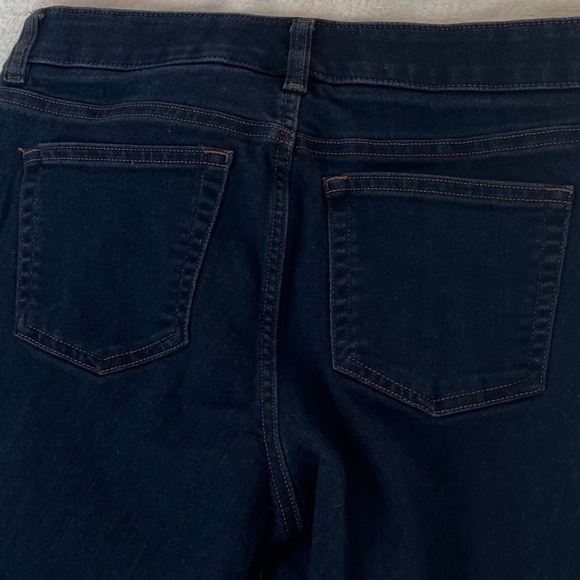 CHAPS Dark Wash Mid Rise Skinny Jeans Blue Denim Size 6 Stretchy Pockets - Picture 3 of 8